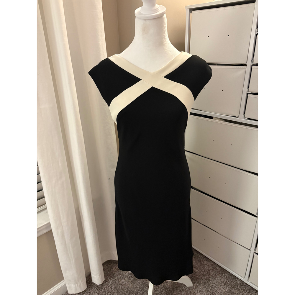 Amanda Smith Dress in Black - Picture 6 of 6